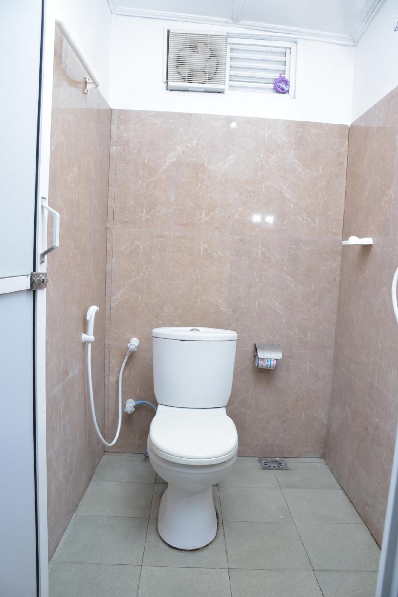 טרינקומאלה French Garden Regish Guest House מראה חיצוני תמונה