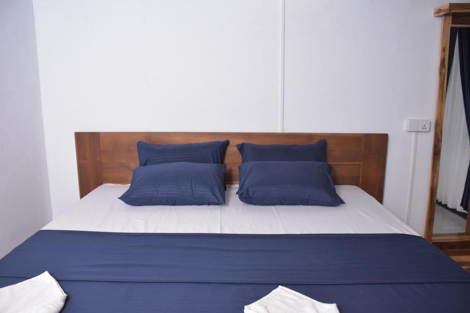 טרינקומאלה French Garden Regish Guest House מראה חיצוני תמונה