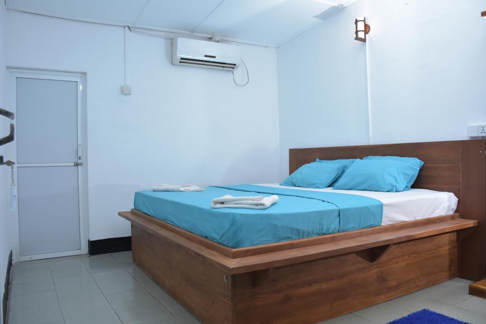 טרינקומאלה French Garden Regish Guest House מראה חיצוני תמונה