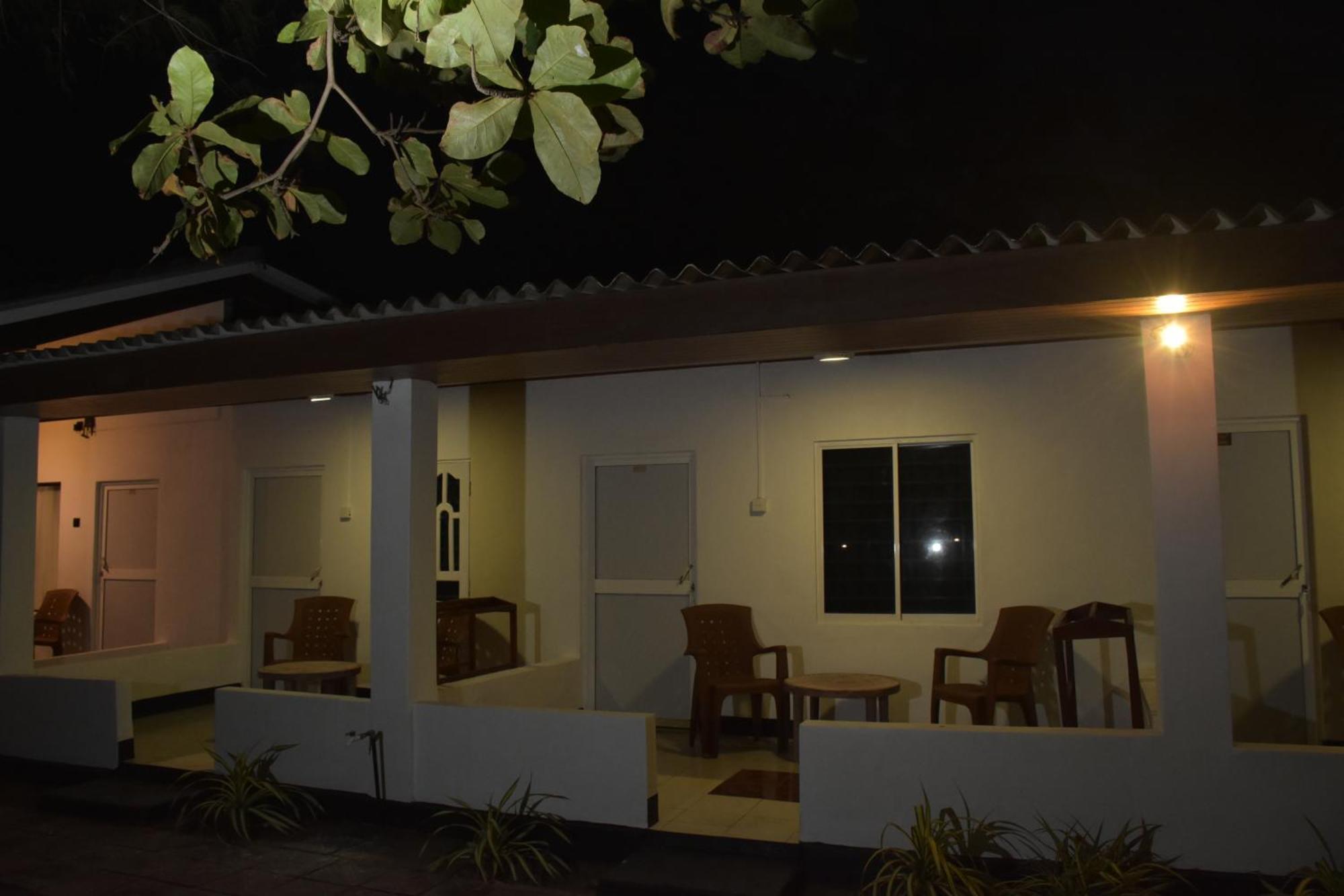 טרינקומאלה French Garden Regish Guest House מראה חיצוני תמונה