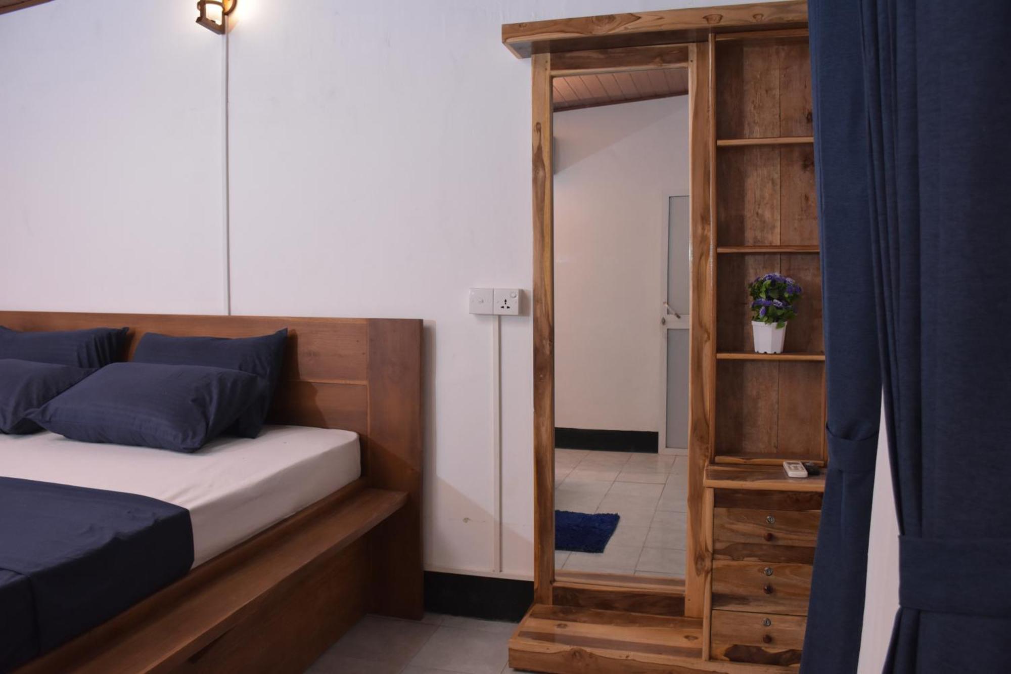 טרינקומאלה French Garden Regish Guest House מראה חיצוני תמונה