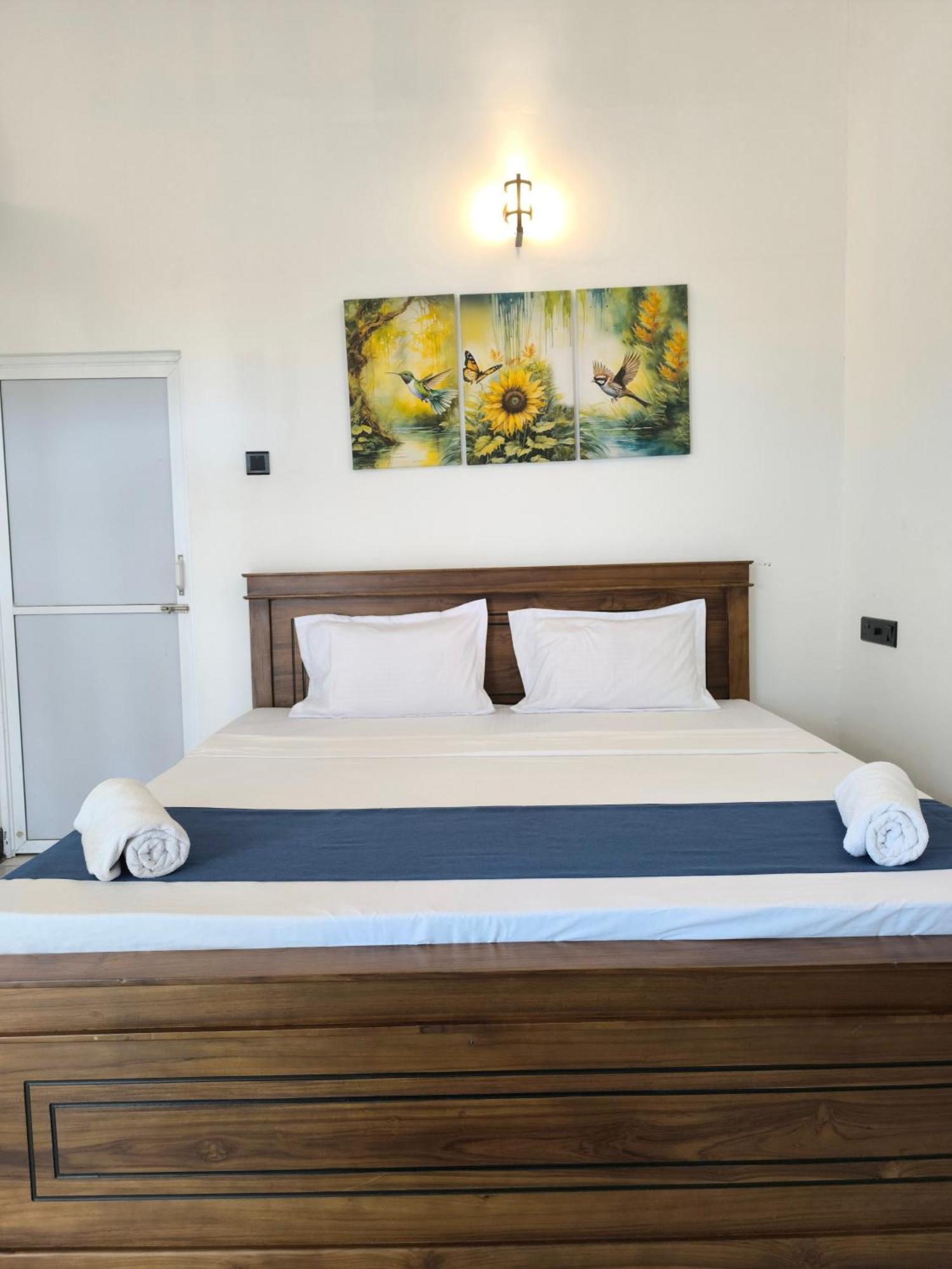 טרינקומאלה French Garden Regish Guest House מראה חיצוני תמונה