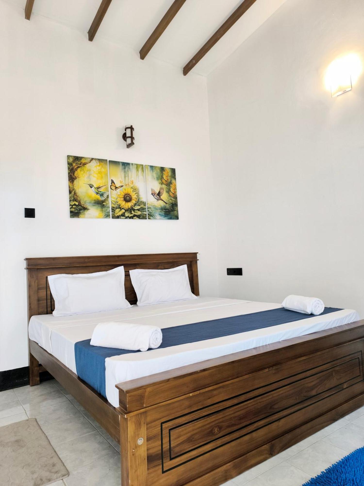 טרינקומאלה French Garden Regish Guest House חדר תמונה