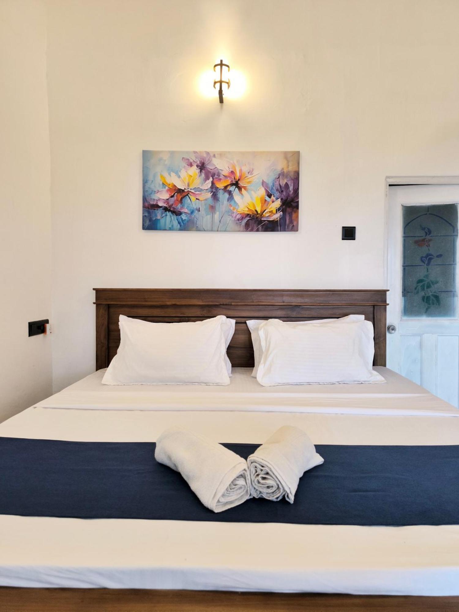 טרינקומאלה French Garden Regish Guest House חדר תמונה